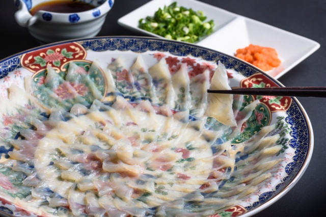 今が旬！ふぐ料理に舌鼓